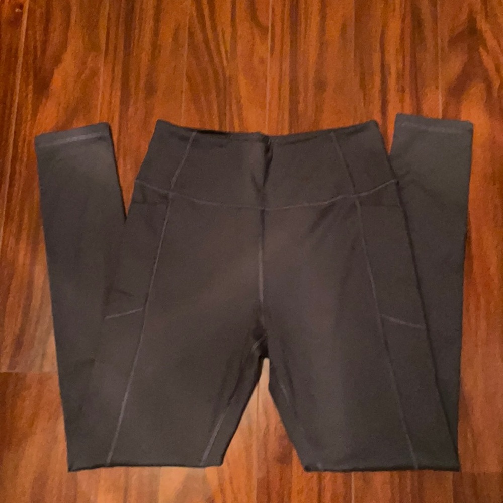 Grey Victoria Secret leggings with pockets